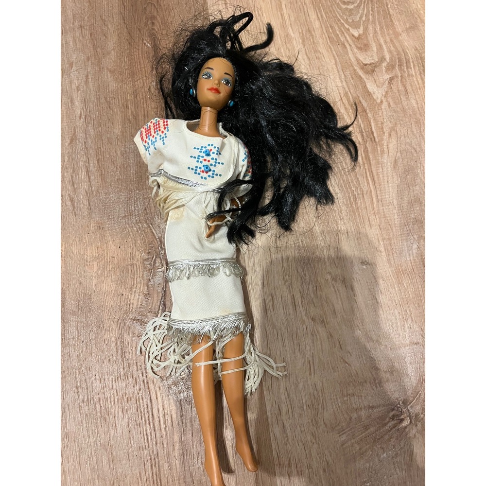 Vintage Mattel Barbie Dolls of the World Native‎ American 1992 Fringe Dress